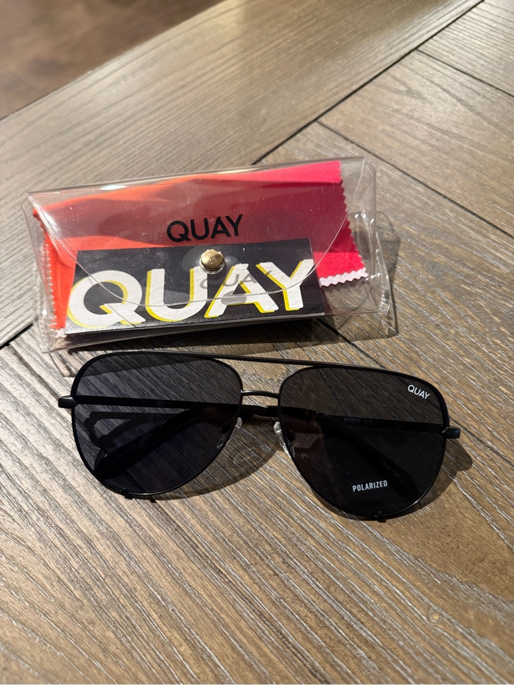 NWT Quay Polarized Aviator Sunglasses